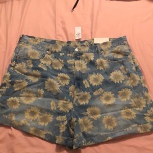 American Eagle Sunflower Mom Short Size 24